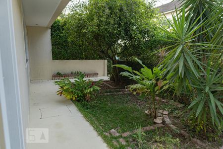 Casa de condomínio para alugar com 100m², 3 quartos e 1 vaga Casa de condomínio para alugar com 100m², 3 quartos e 1 vagaVaranda