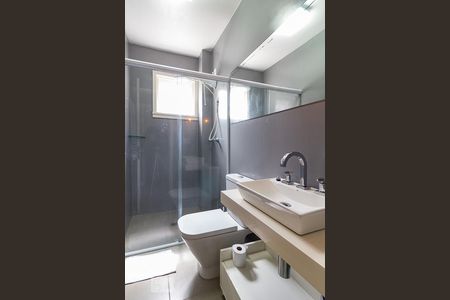 Banheiro de apartamento para alugar com 1 quarto, 45m² em Mont Serrat, Porto Alegre