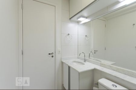 Banheiro de kitnet/studio para alugar com 1 quarto, 28m² em Consolação, São Paulo