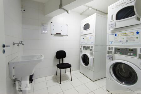 Studio para alugar com 28m², 1 quarto e 1 vaga Studio para alugar com 28m², 1 quarto e 1 vagaLavanderia 2