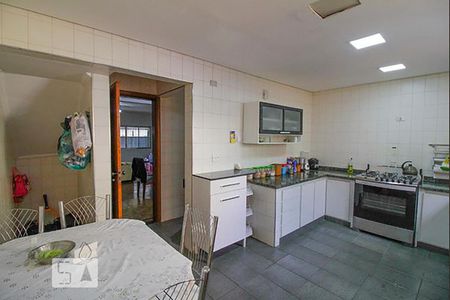 Casa à venda com 212m², 3 quartos e 2 vagasCozinha