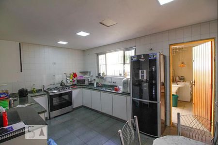 Casa à venda com 212m², 3 quartos e 2 vagasCozinha