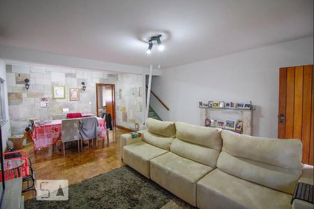 Casa à venda com 212m², 3 quartos e 2 vagasSala