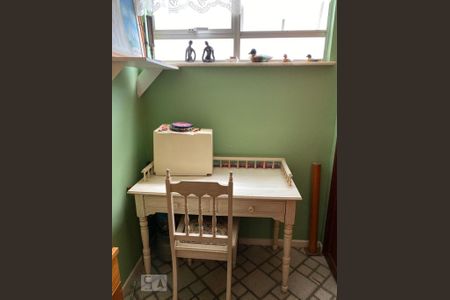 Quarto de Serviço de apartamento para alugar com 2 quartos, 73m² em Santa Rosa, Niterói
