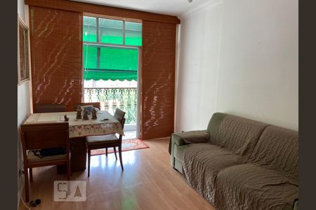 Sala de apartamento para alugar com 2 quartos, 73m² em Santa Rosa, Niterói