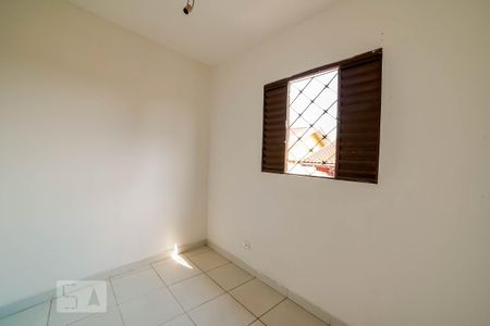 Quarto 2 de casa para alugar com 2 quartos, 60m² em Vila Medeiros, São Paulo