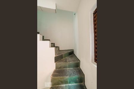Escada de casa para alugar com 2 quartos, 60m² em Vila Medeiros, São Paulo
