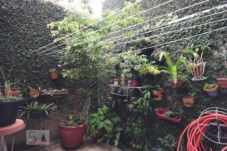 Casa à venda com 120m², 4 quartos e 2 vagas Casa à venda com 120m², 4 quartos e 2 vagasJardim