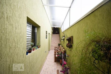 Casa à venda com 120m², 4 quartos e 2 vagas Casa à venda com 120m², 4 quartos e 2 vagasCorredor