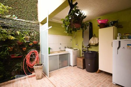 Casa à venda com 120m², 4 quartos e 2 vagas Casa à venda com 120m², 4 quartos e 2 vagasLavanderia
