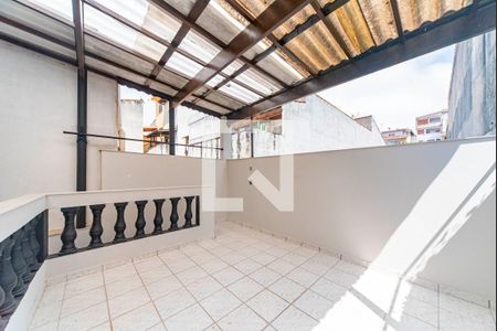 Casa para alugar com 180m², 3 quartos e 2 vagas Casa para alugar com 180m², 3 quartos e 2 vagasVaranda Fundos