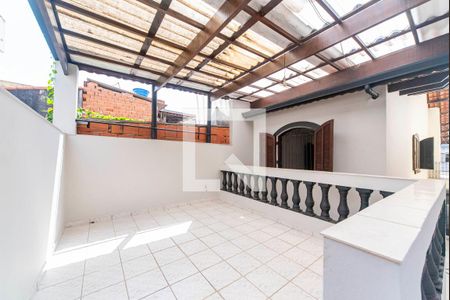 Casa para alugar com 180m², 3 quartos e 2 vagas Casa para alugar com 180m², 3 quartos e 2 vagasVaranda Fundos