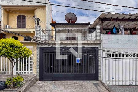 Casa para alugar com 180m², 3 quartos e 2 vagas Casa para alugar com 180m², 3 quartos e 2 vagasFachada