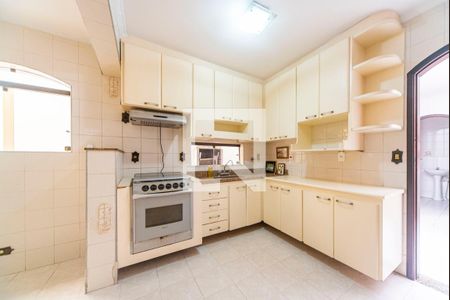 Casa para alugar com 180m², 3 quartos e 2 vagas Casa para alugar com 180m², 3 quartos e 2 vagasCozinha