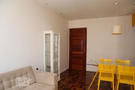 Apartamento para alugar com 70m², 2 quartos e 1 vagaSala