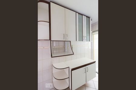 Cozinha de apartamento para alugar com 2 quartos, 50m² em Vila Amélia, São Paulo