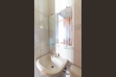Banheiro de apartamento para alugar com 2 quartos, 50m² em Vila Amélia, São Paulo