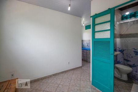 Banheiro e área de serviço de kitnet/studio à venda com 1 quarto, 200m² em Vargem Grande, Rio de Janeiro