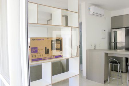 Sala  de kitnet/studio para alugar com 1 quarto, 38m² em Jardim Flor da Montanha, Guarulhos