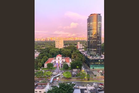 Sala de apartamento à venda com 3 quartos, 180m² em Jardim Paulistano, São Paulo