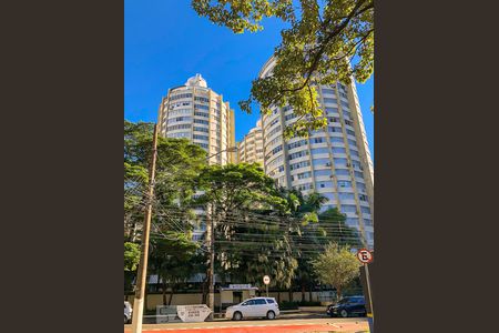 Apartamento à venda com 180m², 3 quartos e 2 vagasFachada