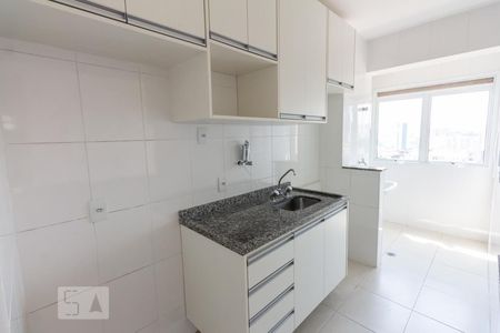 Cozinha de apartamento para alugar com 1 quarto, 45m² em Sumarezinho, São Paulo