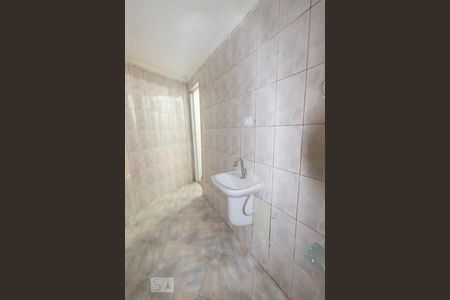 Casa para alugar com 30m², 1 quarto e sem vaga Casa para alugar com 30m², 1 quarto e sem vagaBanheiro