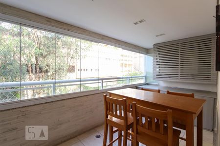 Apartamento à venda com 103m², 3 quartos e 2 vagasVaranda gourmet