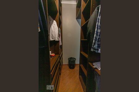 Apartamento para alugar com 75m², 2 quartos e 1 vagaCloset do quarto