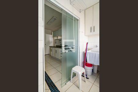 Apartamento à venda com 130m², 3 quartos e 1 vagaÁrea de serviço