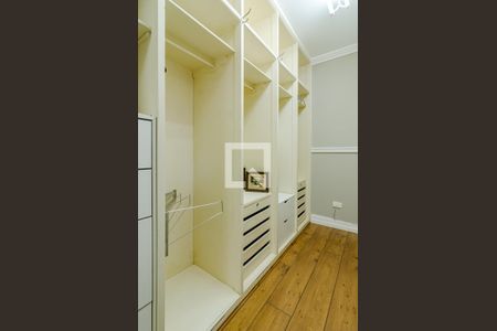 Apartamento à venda com 130m², 3 quartos e 1 vagaCloset da suíte