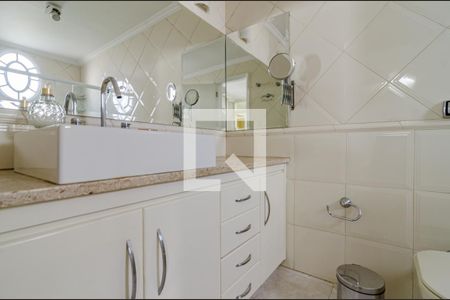 Apartamento à venda com 130m², 3 quartos e 1 vagaBanheiro da suíte