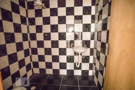 Banheiro de casa para alugar com 1 quarto, 30m² em Vila do Encontro, São Paulo