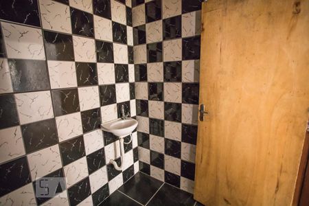 Banheiro de casa para alugar com 1 quarto, 30m² em Vila do Encontro, São Paulo