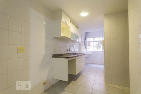 Apartamento à venda com 94m², 3 quartos e 1 vaga Apartamento à venda com 94m², 3 quartos e 1 vagaCozinha e Área de Serviço