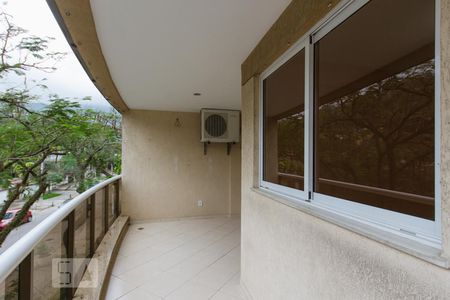 Apartamento à venda com 94m², 3 quartos e 1 vaga Apartamento à venda com 94m², 3 quartos e 1 vagaVaranda Sala