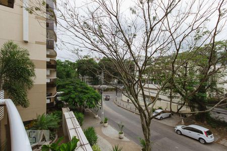 Apartamento à venda com 94m², 3 quartos e 1 vaga Apartamento à venda com 94m², 3 quartos e 1 vagaVista Varanda Sala