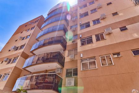 Apartamento à venda com 94m², 3 quartos e 1 vaga Apartamento à venda com 94m², 3 quartos e 1 vagaFachada