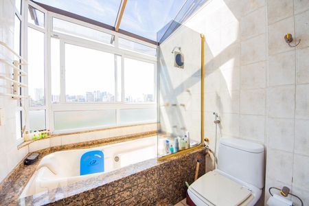 Apartamento à venda com 399m², 4 quartos e sem vagaBanheiro 3 - Quarto 4