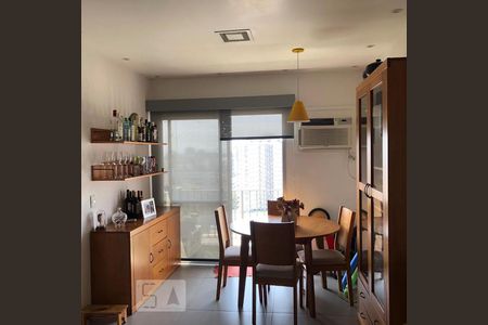 Sala de apartamento para alugar com 2 quartos, 68m² em Vila Isabel, Rio de Janeiro