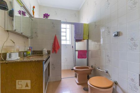 Banheiro de casa à venda com 2 quartos, 100m² em Vila Industrial, Campinas