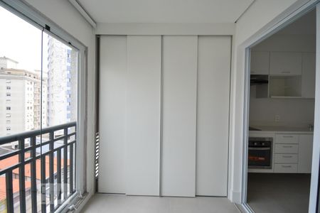 Varanda de kitnet/studio para alugar com 1 quarto, 35m² em Sumarezinho, São Paulo