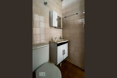 Banheiro de apartamento para alugar com 2 quartos, 60m² em Jardim Vila Galvao, Guarulhos