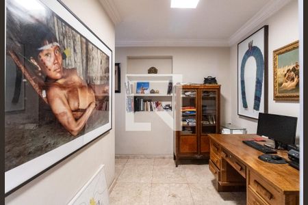 Apartamento à venda com 258m², 3 quartos e 5 vagasEscritório