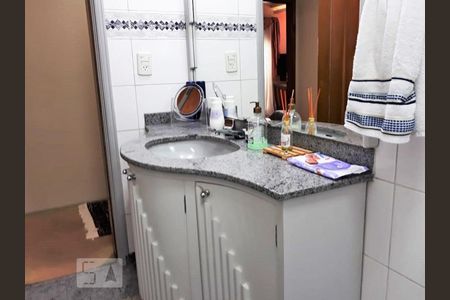 Apartamento à venda com 230m², 4 quartos e 3 vagasBanheiro Social