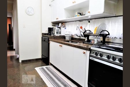 Apartamento à venda com 230m², 4 quartos e 3 vagasCozinha