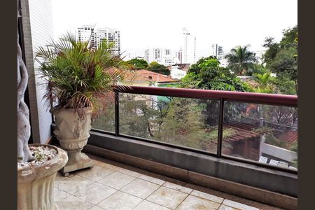 Apartamento à venda com 230m², 4 quartos e 3 vagasVaranda