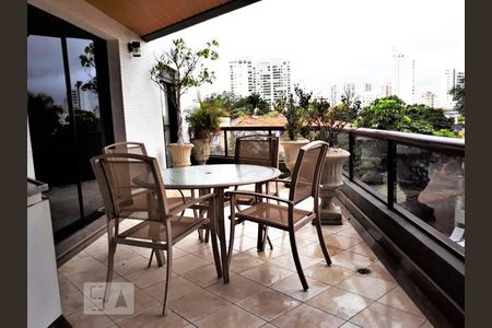 Varanda de apartamento à venda com 4 quartos, 230m² em Aclimação, São Paulo