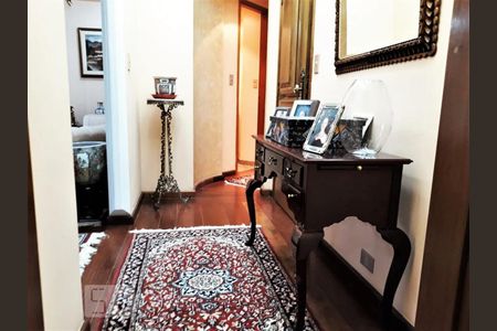 Apartamento à venda com 230m², 4 quartos e 3 vagasEntrada