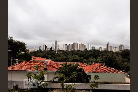 Apartamento à venda com 230m², 4 quartos e 3 vagasVista